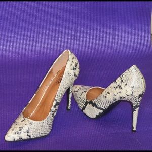 Snake Skin Pump Size 9
